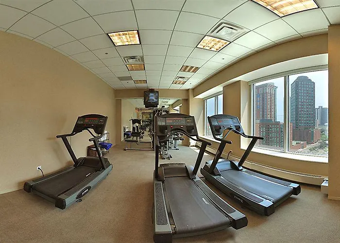 Embassy By Hilton Downtown Magnificent Mile Hotel 4*