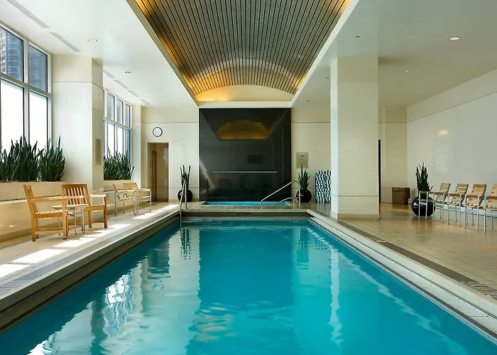 Embassy By Hilton Downtown Magnificent Mile 4*
