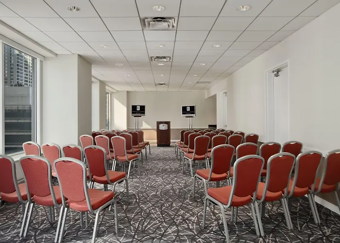 Hotel Embassy By Hilton Downtown Magnificent Mile 4*