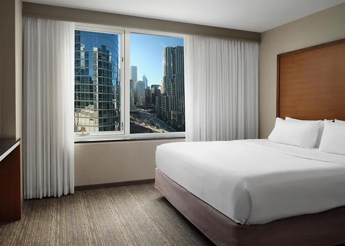 Hotel Embassy By Hilton Downtown Magnificent Mile 4*