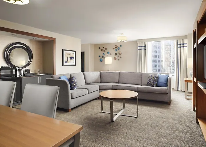 Embassy By Hilton Downtown Magnificent Mile 4*