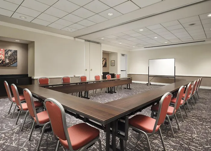 Embassy By Hilton Downtown Magnificent Mile Hotel