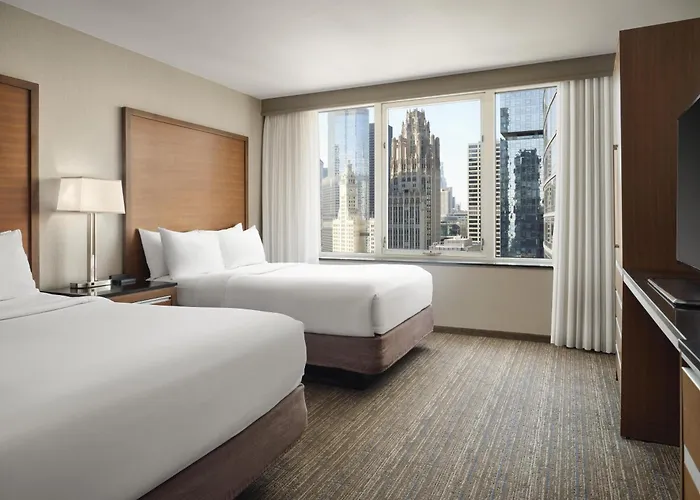 Embassy By Hilton Downtown Magnificent Mile Hotel 4*