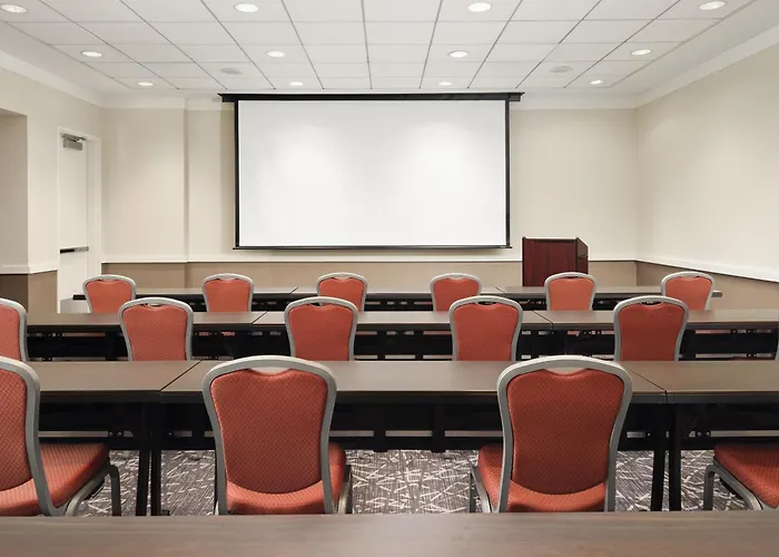 Embassy By Hilton Downtown Magnificent Mile 4* Chicago