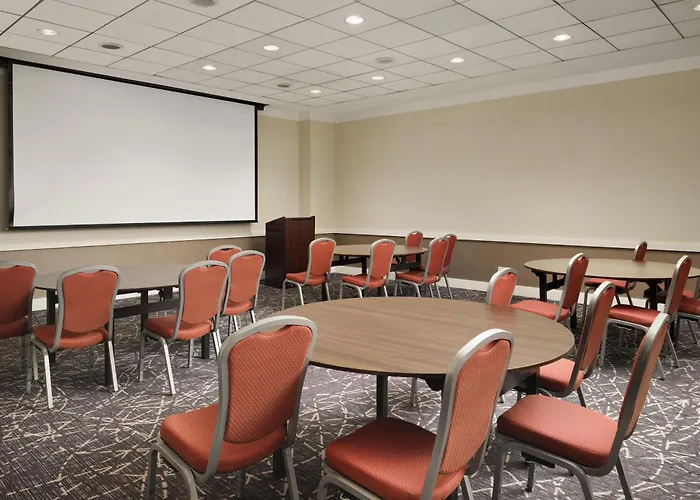 Embassy By Hilton Downtown Magnificent Mile 4* Chicago