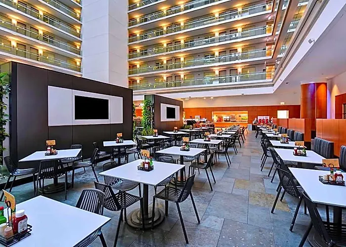 Embassy By Hilton Downtown Magnificent Mile