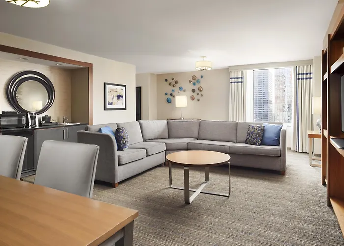 Embassy By Hilton Downtown Magnificent Mile Hotel 4*