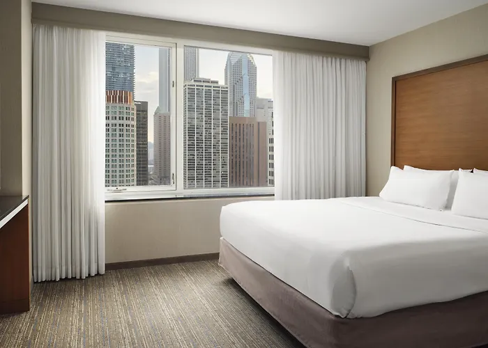 Embassy By Hilton Downtown Magnificent Mile 4*