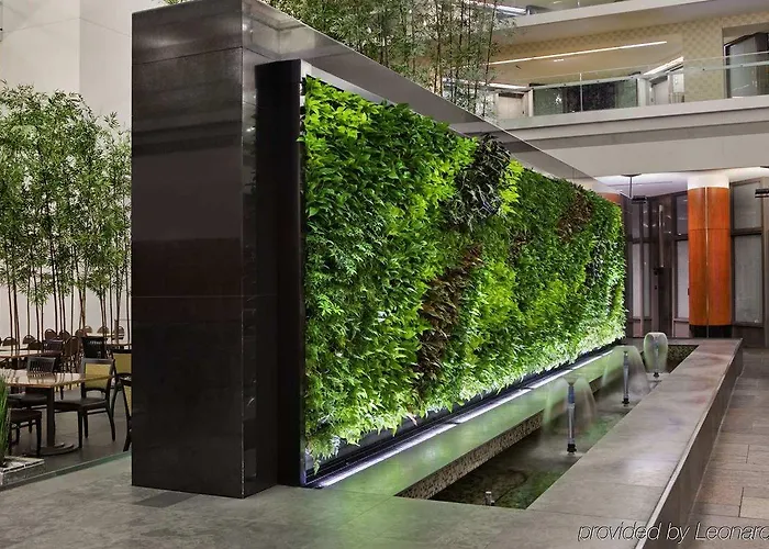 Embassy By Hilton Downtown Magnificent Mile 4* Chicago