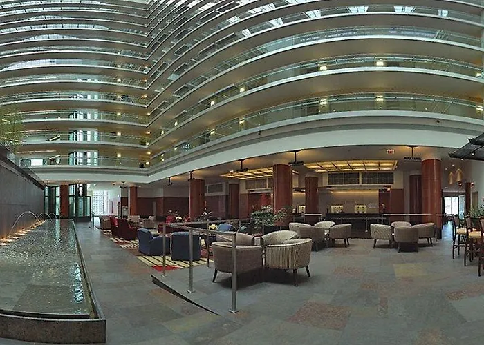 Hotel Embassy By Hilton Downtown Magnificent Mile