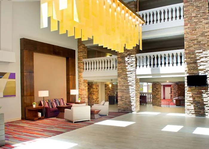 Embassy By Hilton Downtown Magnificent Mile 4*