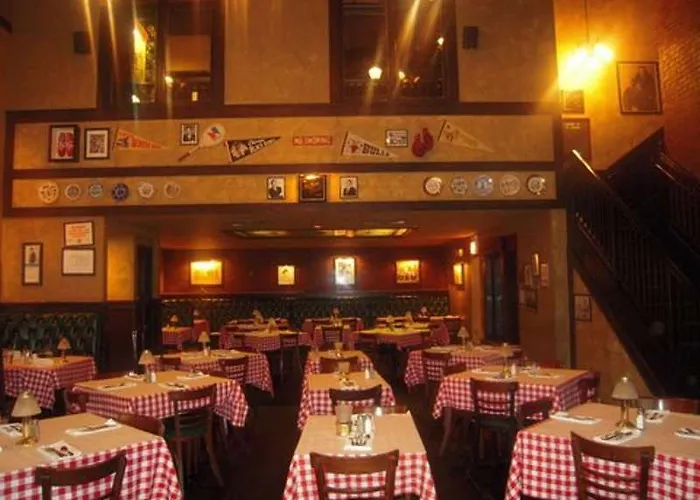 Embassy By Hilton Downtown Magnificent Mile Hotel 4*